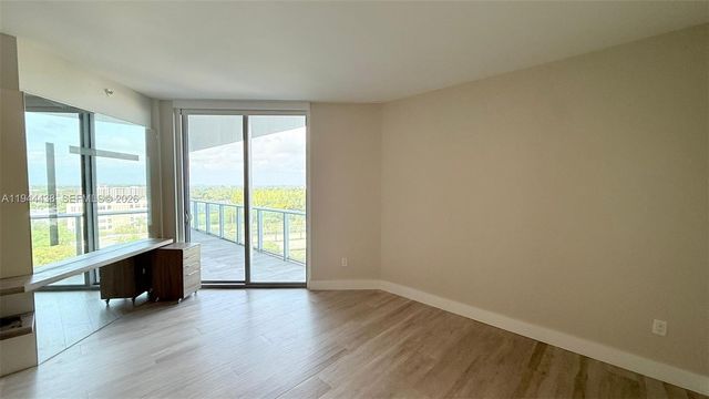 17301 Biscayne Blvd 1106, North Miami Beach, FL 33160