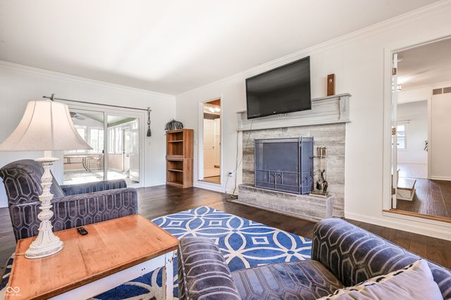 6825 Farmleigh Drive, Indianapolis, IN 46220