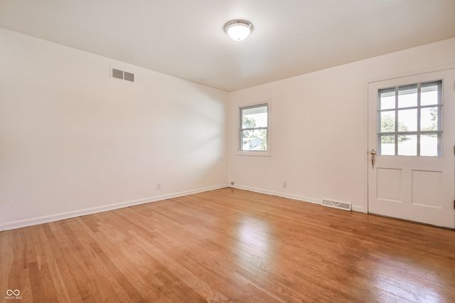 6825 Farmleigh Drive, Indianapolis, IN 46220