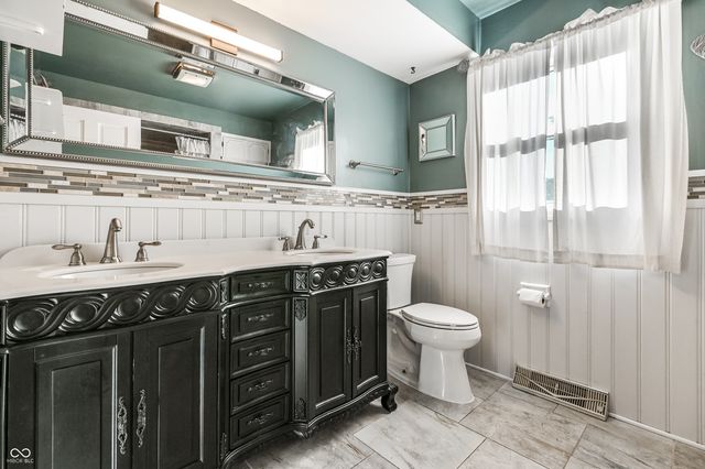 6825 Farmleigh Drive, Indianapolis, IN 46220