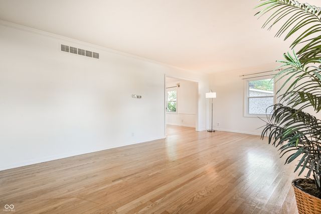 6825 Farmleigh Drive, Indianapolis, IN 46220