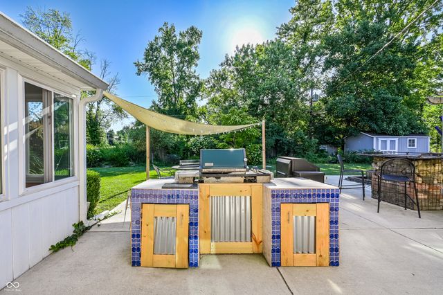 6825 Farmleigh Drive, Indianapolis, IN 46220