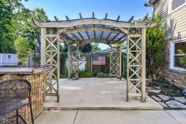 6825 Farmleigh Drive, Indianapolis, IN 46220