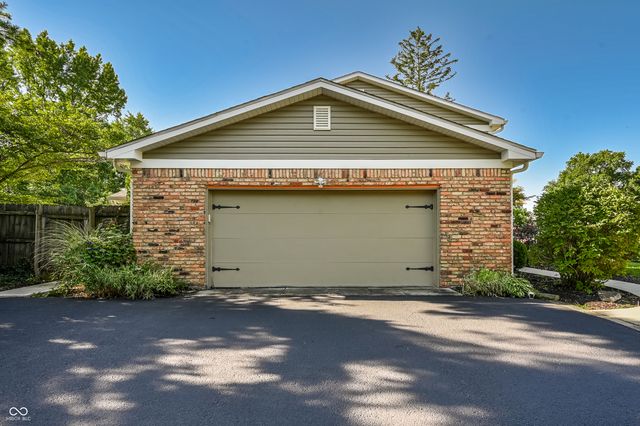 6825 Farmleigh Drive, Indianapolis, IN 46220