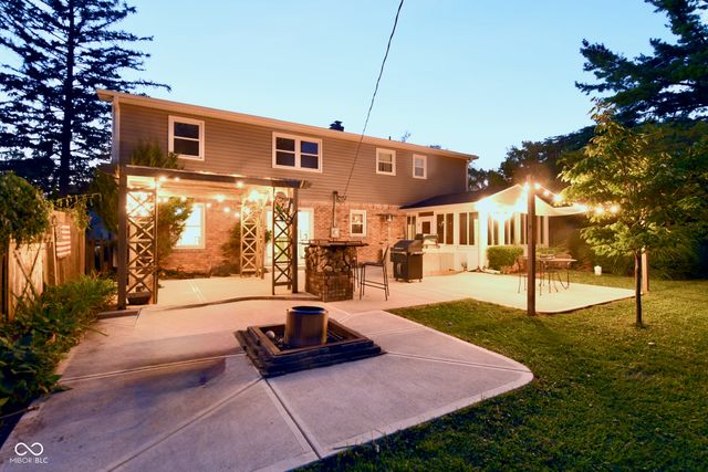 6825 Farmleigh Drive, Indianapolis, IN 46220