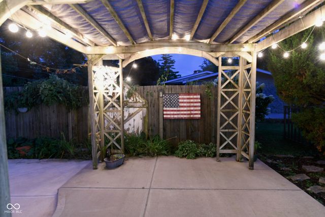 6825 Farmleigh Drive, Indianapolis, IN 46220