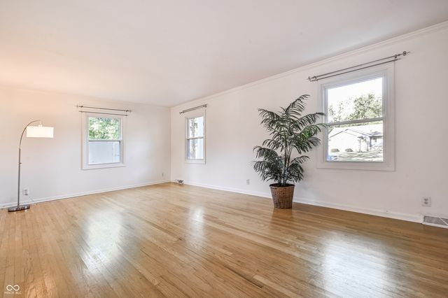 6825 Farmleigh Drive, Indianapolis, IN 46220