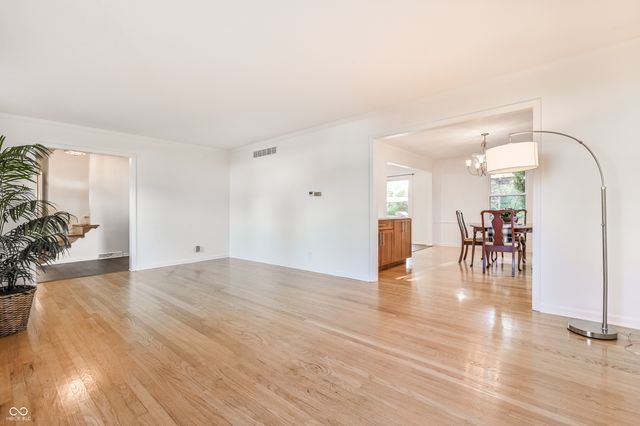 6825 Farmleigh Drive, Indianapolis, IN 46220