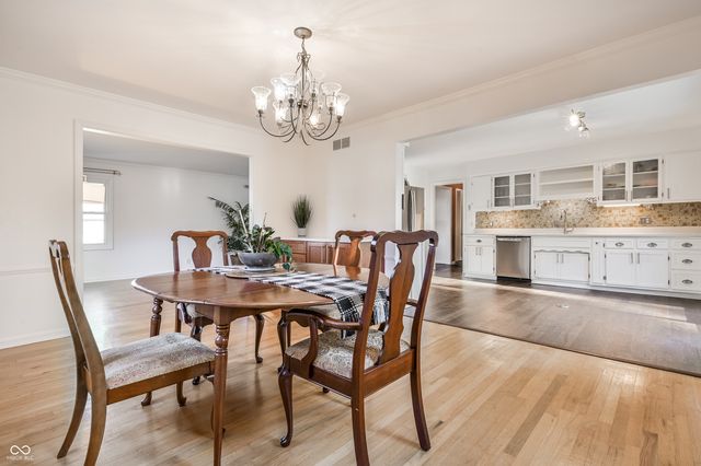 6825 Farmleigh Drive, Indianapolis, IN 46220