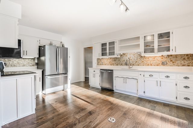 6825 Farmleigh Drive, Indianapolis, IN 46220