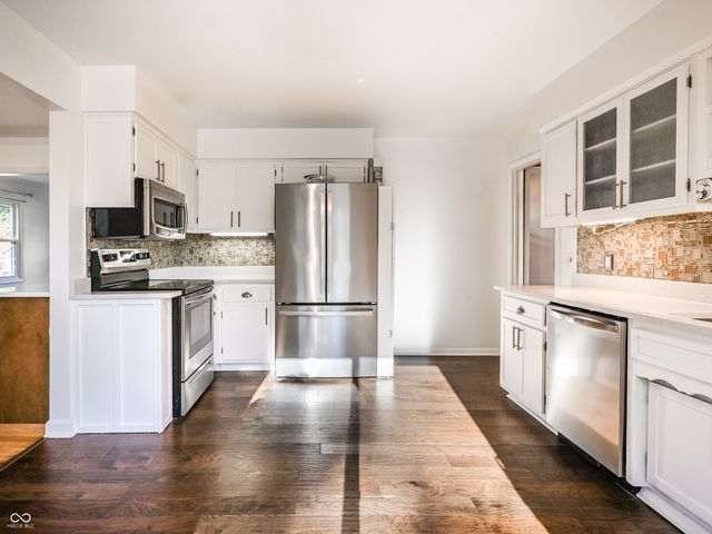 6825 Farmleigh Drive, Indianapolis, IN 46220