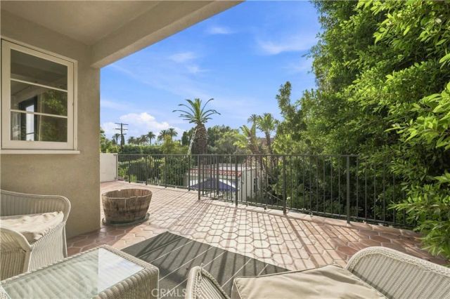 911 S Victoria Avenue, Los Angeles, CA 90019