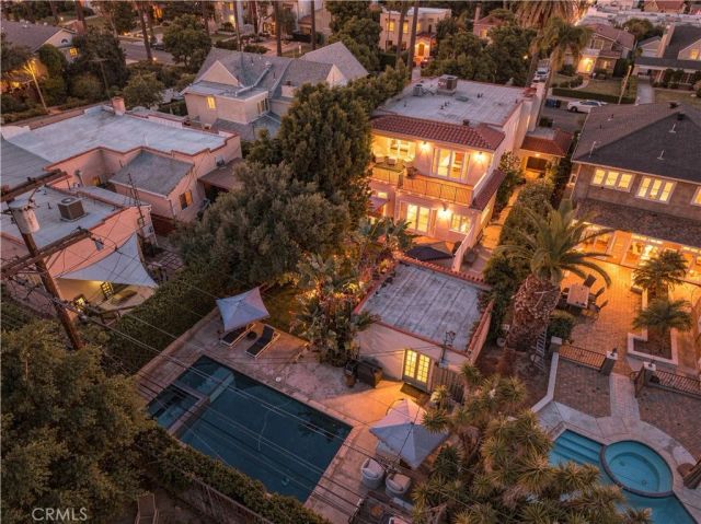 911 S Victoria Avenue, Los Angeles, CA 90019