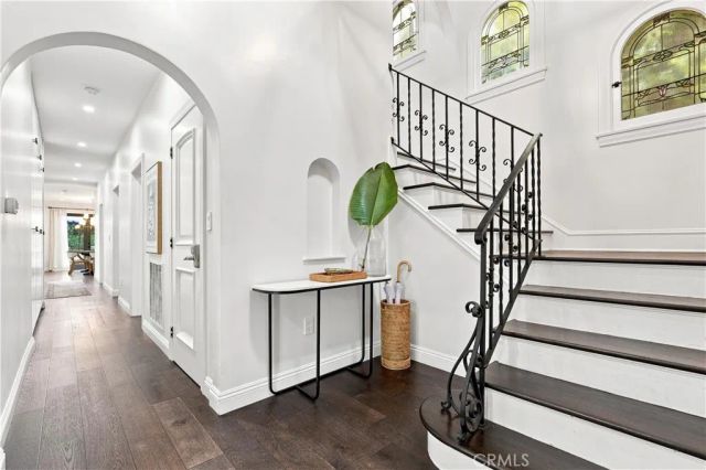 911 S Victoria Avenue, Los Angeles, CA 90019
