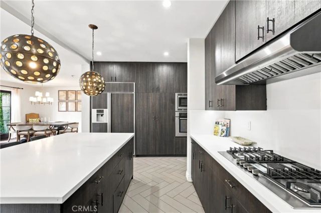911 S Victoria Avenue, Los Angeles, CA 90019