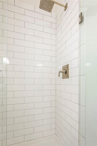 634 SW B Street, Bentonville, AR 72712