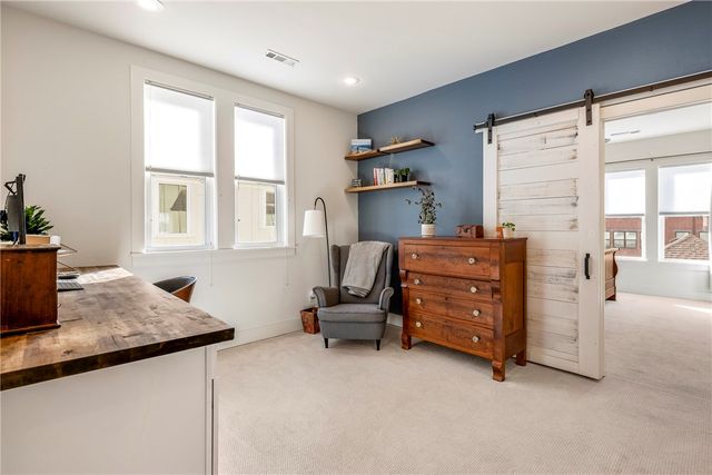 634 SW B Street, Bentonville, AR 72712