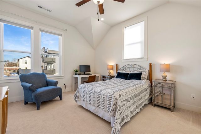 634 SW B Street, Bentonville, AR 72712