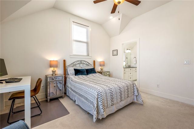 634 SW B Street, Bentonville, AR 72712