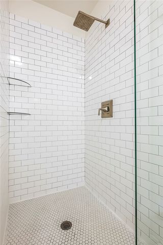 634 SW B Street, Bentonville, AR 72712