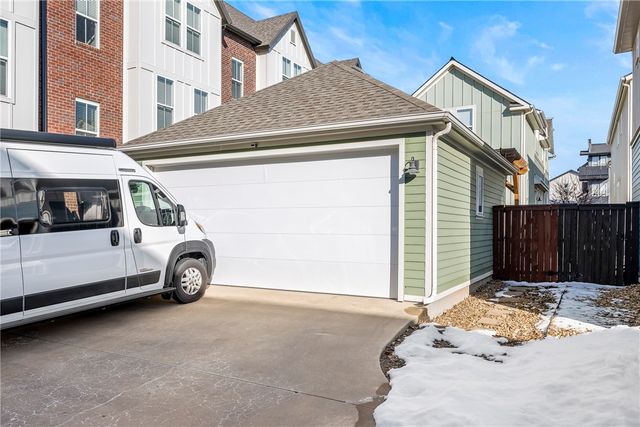 634 SW B Street, Bentonville, AR 72712