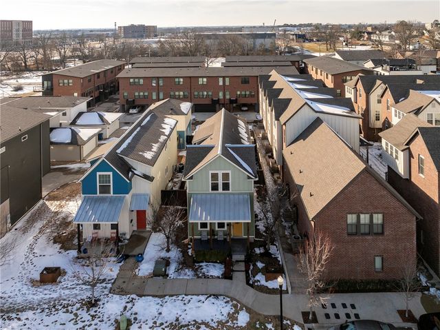 634 SW B Street, Bentonville, AR 72712