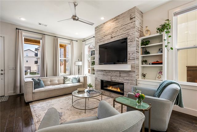 634 SW B Street, Bentonville, AR 72712