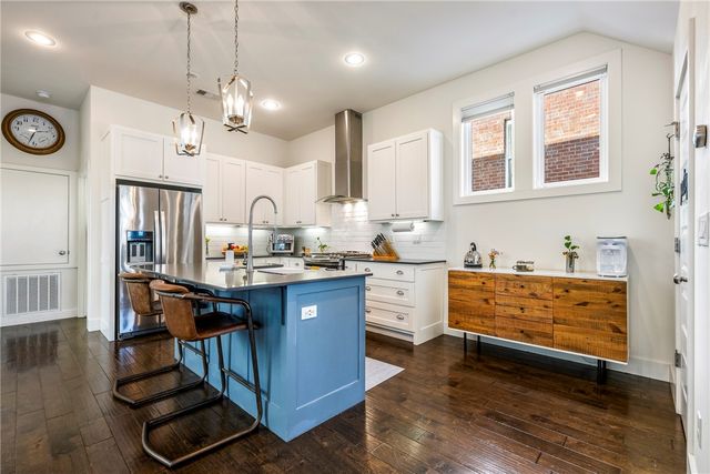 634 SW B Street, Bentonville, AR 72712