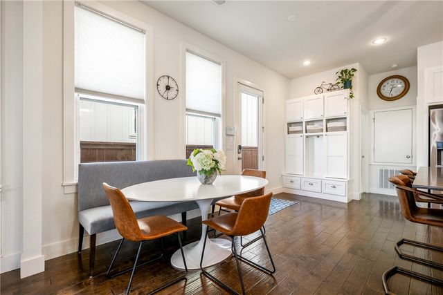 634 SW B Street, Bentonville, AR 72712