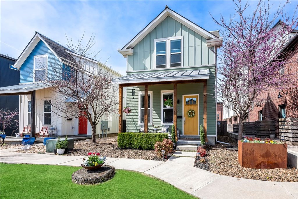 634 SW B Street, Bentonville, AR 72712