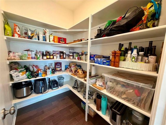 6708 NW 105th Street, Kansas City, MO 64154