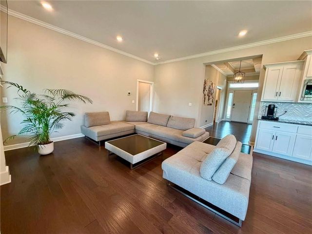 6708 NW 105th Street, Kansas City, MO 64154
