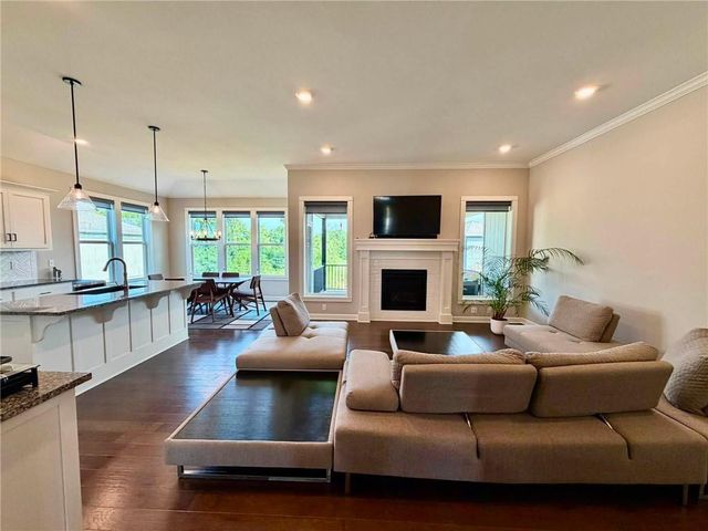 6708 NW 105th Street, Kansas City, MO 64154