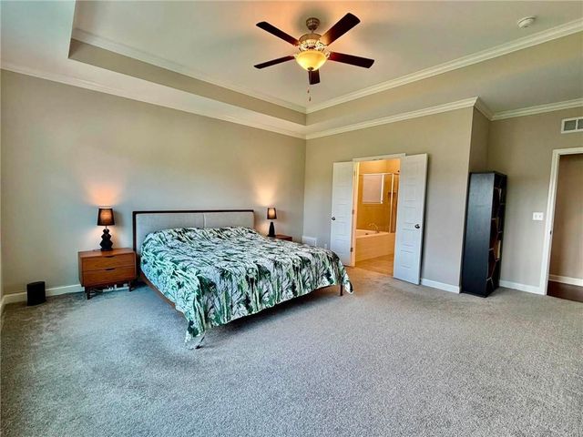 6708 NW 105th Street, Kansas City, MO 64154