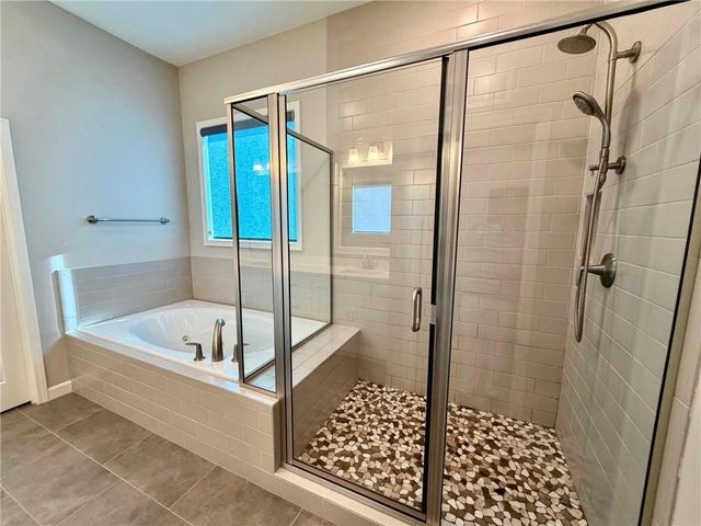 6708 NW 105th Street, Kansas City, MO 64154