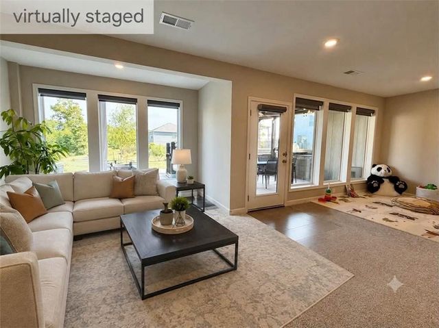 6708 NW 105th Street, Kansas City, MO 64154