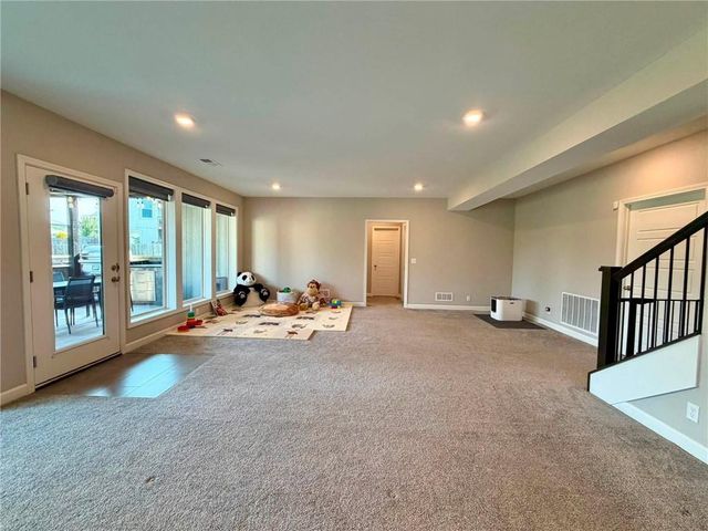 6708 NW 105th Street, Kansas City, MO 64154