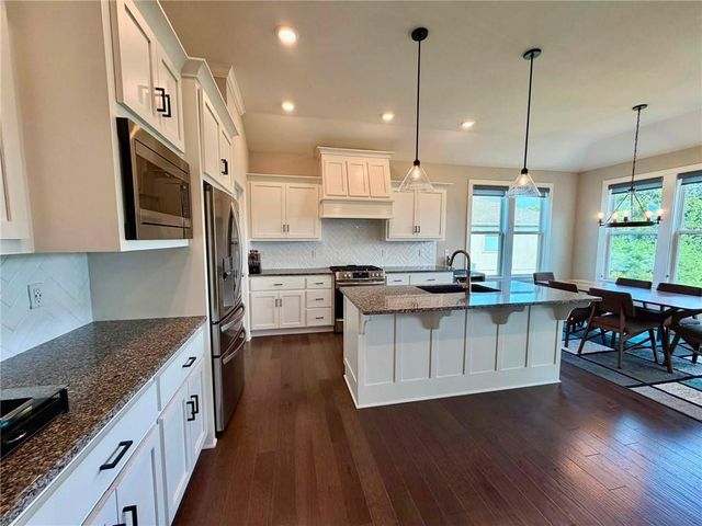 6708 NW 105th Street, Kansas City, MO 64154