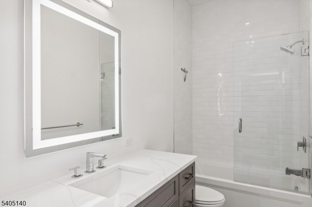 1 Carriage City Plz 1707, Rahway City, NJ 07065