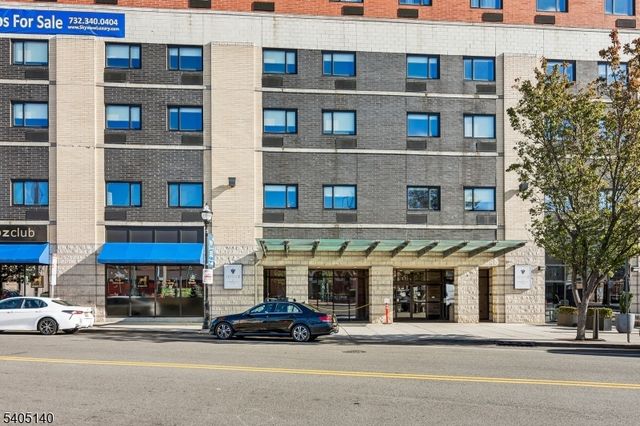 1 Carriage City Plz 1707, Rahway City, NJ 07065