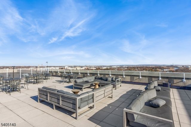 1 Carriage City Plz 1707, Rahway City, NJ 07065
