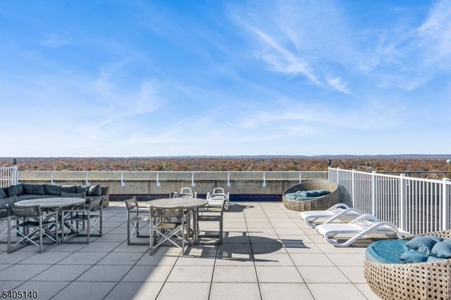 1 Carriage City Plz 1707, Rahway City, NJ 07065