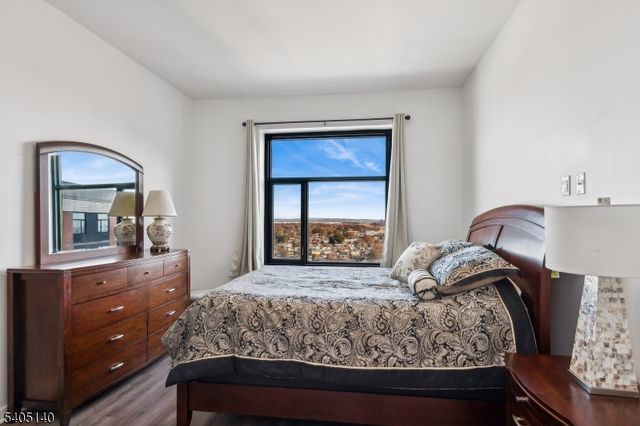 1 Carriage City Plz 1707, Rahway City, NJ 07065