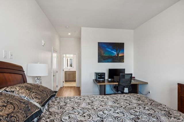 1 Carriage City Plz 1707, Rahway City, NJ 07065