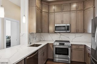 1 Carriage City Plz 1707, Rahway City, NJ 07065