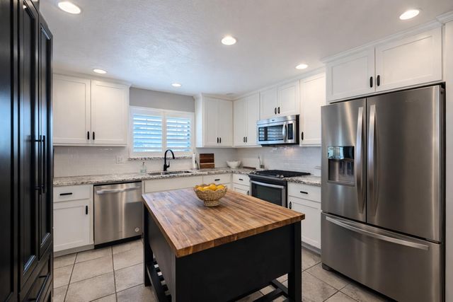 1029 Ventura Dr, Modesto, CA 95350