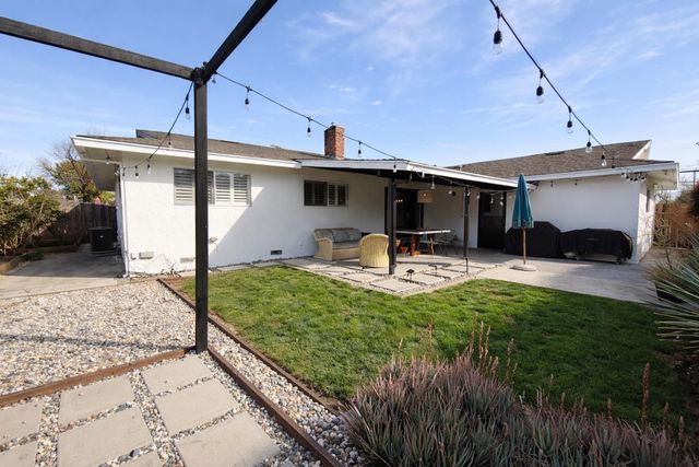 1029 Ventura Dr, Modesto, CA 95350