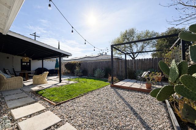 1029 Ventura Dr, Modesto, CA 95350