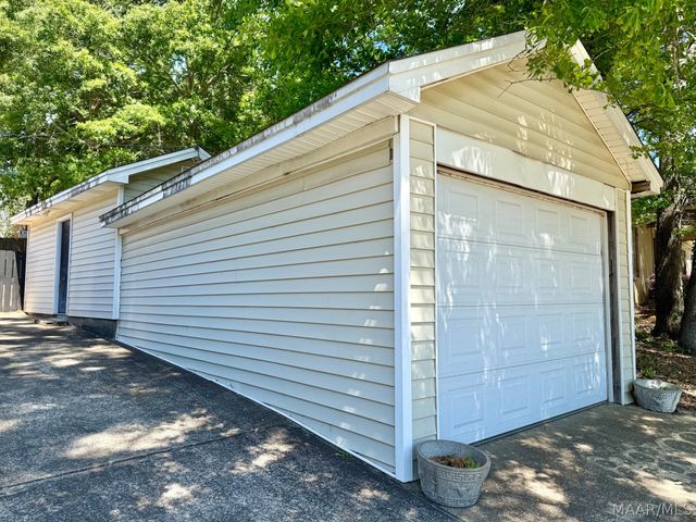 1354 Indian Hills Road, Prattville, AL 36067