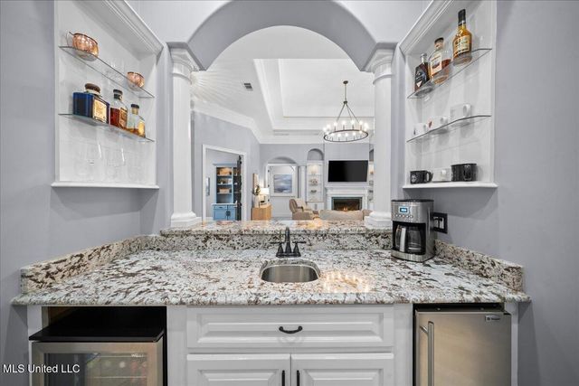 2401 Olde Oak Pointe, Ocean Springs, MS 39564